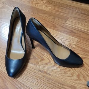 Banana Republic Kelsey pumps, black